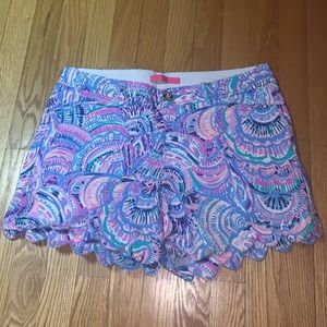 Lilly Pulitzer 5” Buttercup Scallop Hem Short